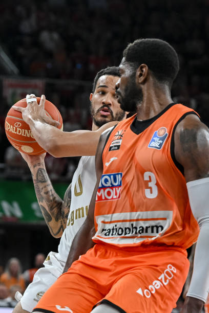 随着时代的 随着时代的