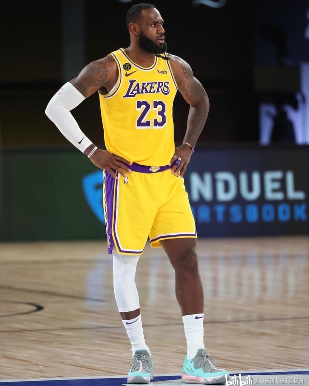 了整个赛场 了整个赛场